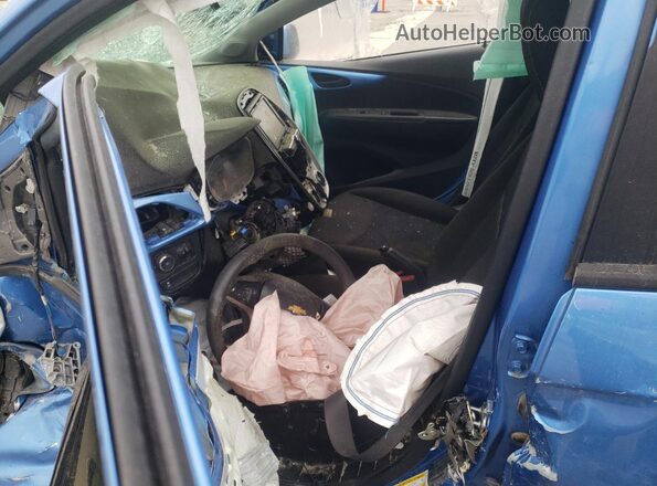 KL8CD6SA0HC755582 2017 CHEVROLET SPARK Синий Вид салона спереди