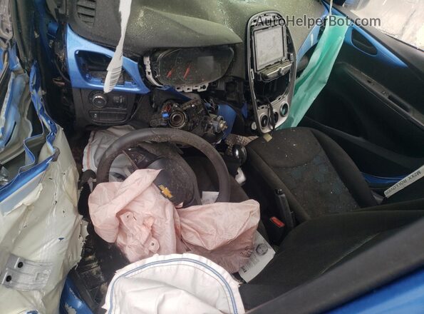 KL8CD6SA0HC755582 2017 CHEVROLET SPARK Синий Вид панели приборов