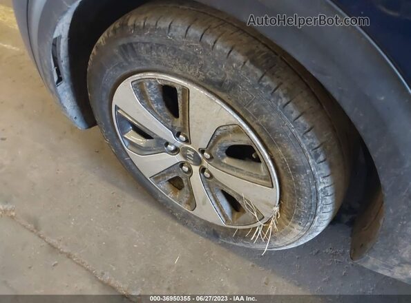 KNDCB3LC6J5205535 2018 KIA NIRO Синий Вид спереди