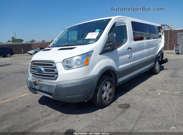 1FBZX2YM5HKA52850 2017 FORD TRANSIT WAGON White Vista tres cuartos delantera izquierda