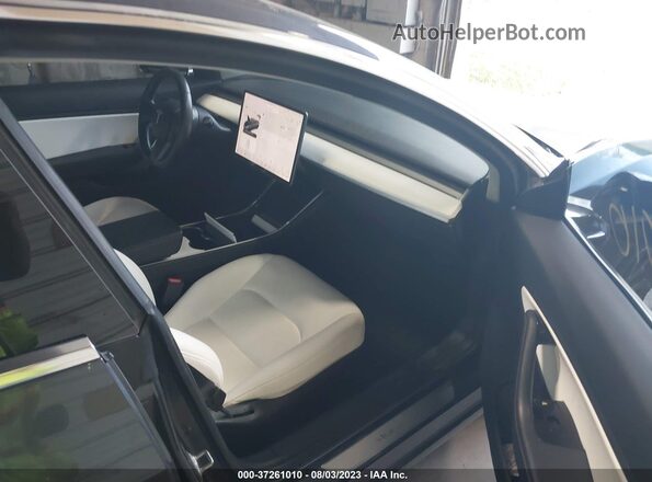 5YJ3E1EB4JF188264 2018 TESLA MODEL 3 Серый Вид салона спереди