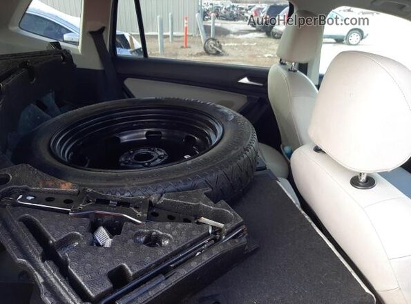 3VV2B7AX3KM011258 2019 VOLKSWAGEN TIGUAN Blue Rear seats view