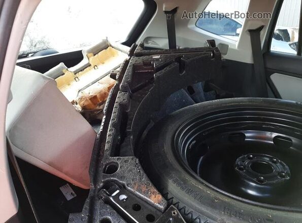 3VV2B7AX3KM011258 2019 VOLKSWAGEN TIGUAN Blue Engine compartment view
