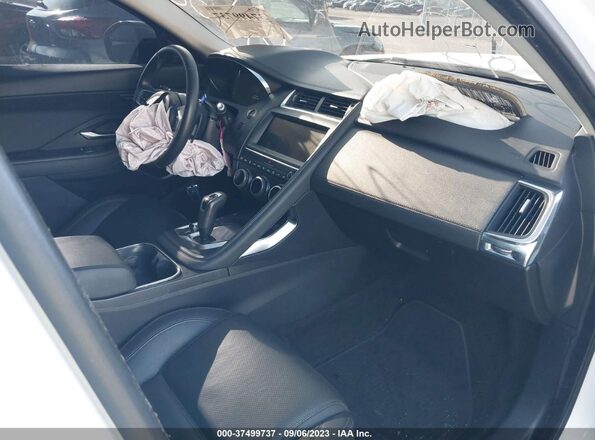 SADFP2FX1K1Z55168 2019 JAGUAR E-PACE White Вид салону спереду
