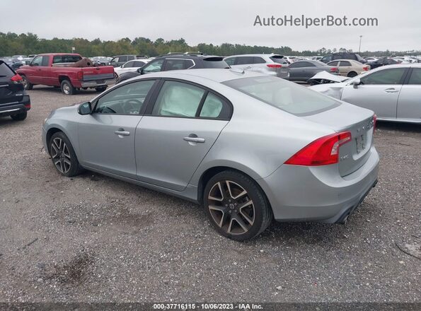YV126MFL2J2453326 2018 VOLVO S60 Серебряный Задняя левая четверть