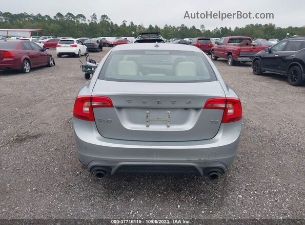 YV126MFL2J2453326 2018 VOLVO S60 Серебряный 