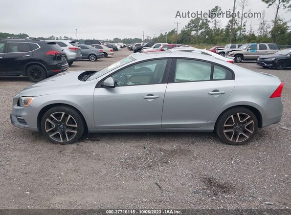 YV126MFL2J2453326 2018 VOLVO S60 Серебряный Панорамный вид салона 360°