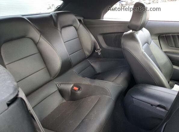 1FATP8UHXP5100584 2023 FORD MUSTANG Silver Widok tylnych siedzeń