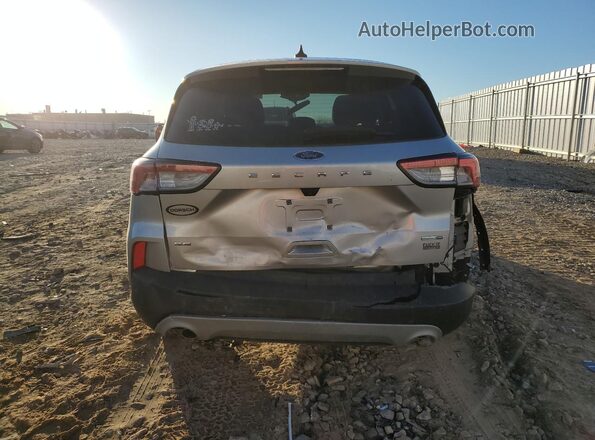 1FMCU9G62LUB60681 2020 FORD ESCAPE Серебряный Вид сзади