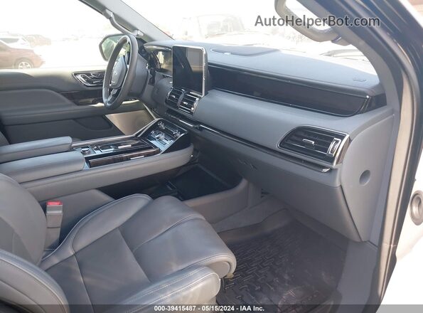 5LMJJ3LT3KEL12949 2019 LINCOLN NAVIGATOR L Черный Вид салона спереди