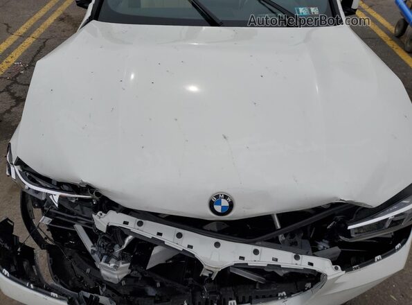 5UX33DT05P9R75444 2023 BMW X4 White Widok wnętrza z tyłu