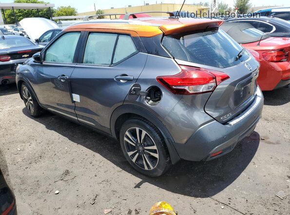 3N1CP5CUXKL501264 2019 NISSAN KICKS Серый Передняя правая четверть
