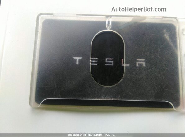 5YJ3E1EB2PF633240 2023 TESLA MODEL 3 Синий Вид панели приборов