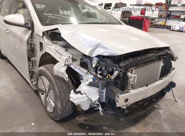 KMHC65LC4HU030780 2017 HYUNDAI IONIQ HYBRID Silver Widok z przodu