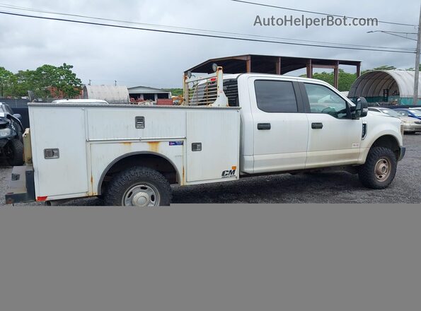 1FT7W2B65KEC71118 2019 FORD F-250 White Widok wnętrza z tyłu
