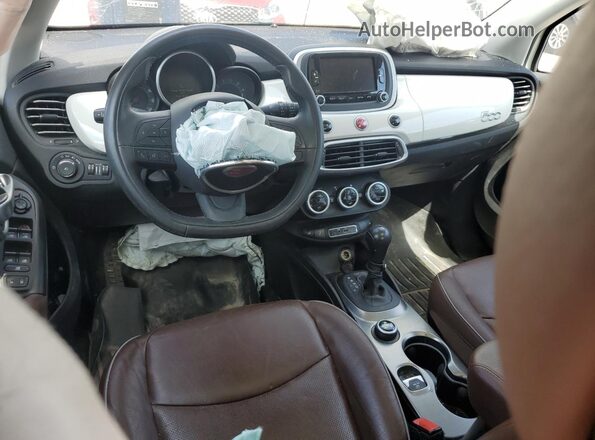 ZFBCFYDB5HP570006 2017 FIAT 500X Белый Вид панели приборов