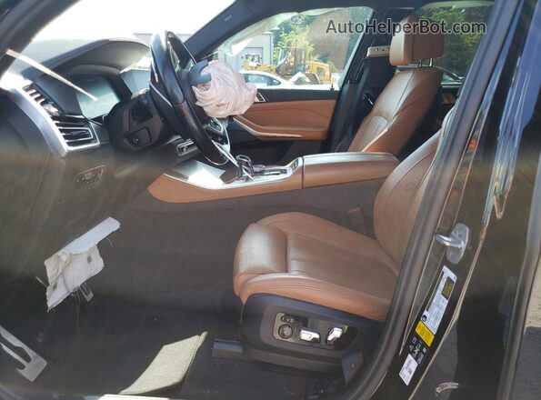 5UXJU4C02M9E97812 2021 BMW X5 Черный Вид салона спереди