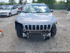 2019 Jeep Cherokee Latitude 4x4 Серебряный vin: 1C4PJMCB6KD288649