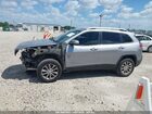 2019 Jeep Cherokee Latitude 4x4 Серебряный vin: 1C4PJMCB6KD288649