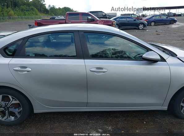 3KPF24AD3ME335179 2021 KIA FORTE Серебряный Панорамный вид салона 360°