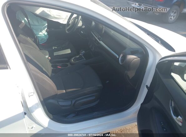 3KPF24AD6LE245717 2020 KIA FORTE White Widok wnętrza z przodu