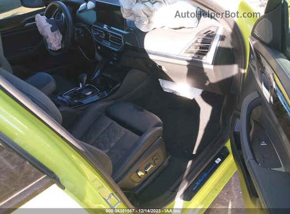 5YM23EC05P9T15821 2023 BMW X4 Зеленый Вид салона спереди
