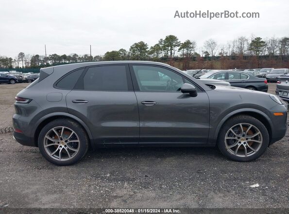 WP1AA2AY5RDA00873 2024 PORSCHE CAYENNE Gray Widok wnętrza z tyłu