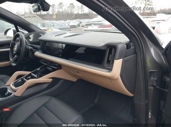 WP1AA2AY5RDA00873 2024 PORSCHE CAYENNE Gray Widok wnętrza z przodu