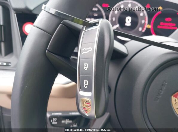 WP1AA2AY5RDA00873 2024 PORSCHE CAYENNE Gray Widok deski rozdzielczej
