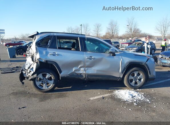2T3P1RFV0MC192025 2021 TOYOTA LE Silver Widok wnętrza z tyłu
