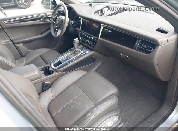 WP1AA2A59MLB14458 2021 PORSCHE MACAN Light Blue Սալոնի դիմացի տեսք