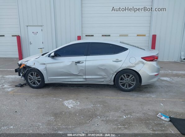 5NPD84LF8JH378573 2018 HYUNDAI ELANTRA Silver Vista interior trasera