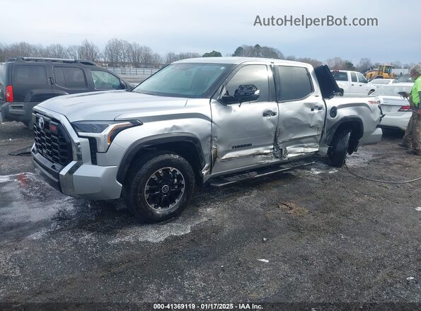 5TFLA5DB1PX097696 2023 TOYOTA TUNDRA Серебряный Передняя левая четверть