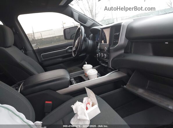 1C6SRFMT7MN642009 2021 RAM 1500 Серебряный Вид салона спереди