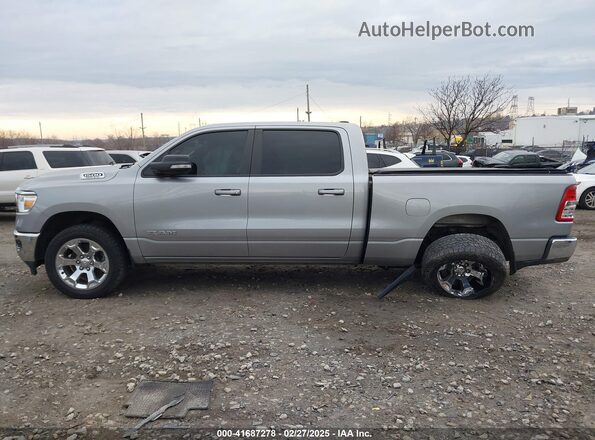 1C6SRFMT7MN642009 2021 RAM 1500 Серебряный Вид задней части салона
