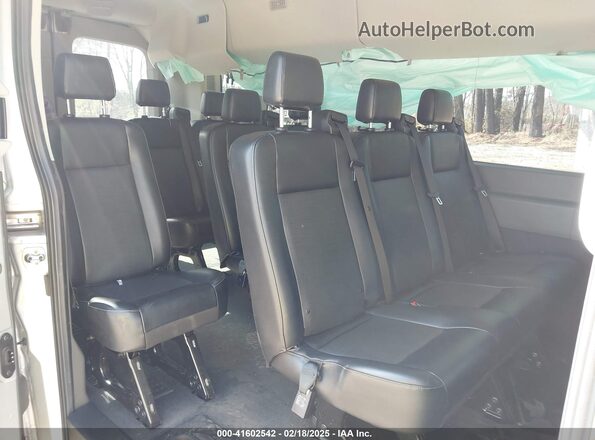 1FBAX2C85LKA12493 2020 FORD PASSENGER Silver Widok naklejki z numerem VIN
