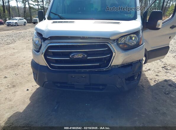 1FBAX2C85LKA12493 2020 FORD PASSENGER Silver Widok z przodu