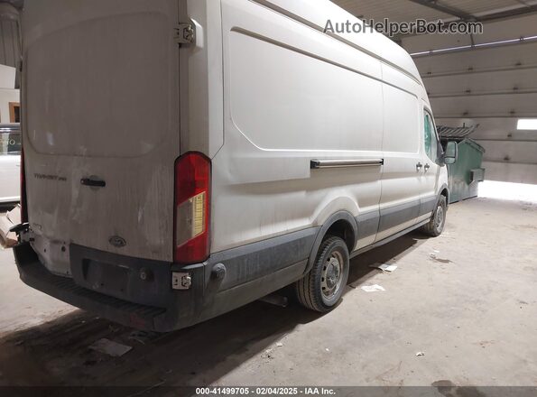 1FTBR3XG1RKA04076 2024 FORD TRANSIT-250 Белый Задняя правая четверть