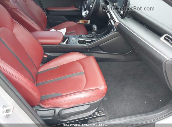 5XXG64J27MG021050 2021 KIA K5 Gray Front interior view