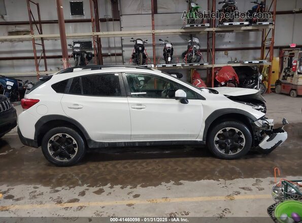 JF2GTAEC8M8294352 2021 SUBARU CROSSTREK White Vista interior de 360 grados