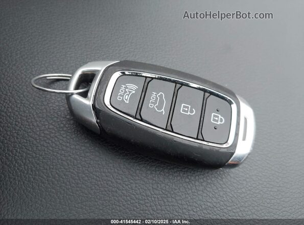 KM8K2CAAXMU733663 2021 HYUNDAI KONA Красный Вид панели приборов