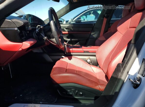 WP0AC2Y10LSA71067 2020 PORSCHE TAYCAN Белый Вид салона спереди