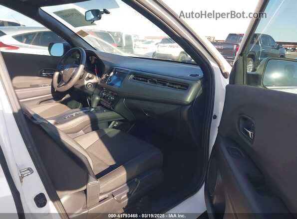 3CZRU6H17LM706499 2020 HONDA HR-V Белый Вид салона спереди