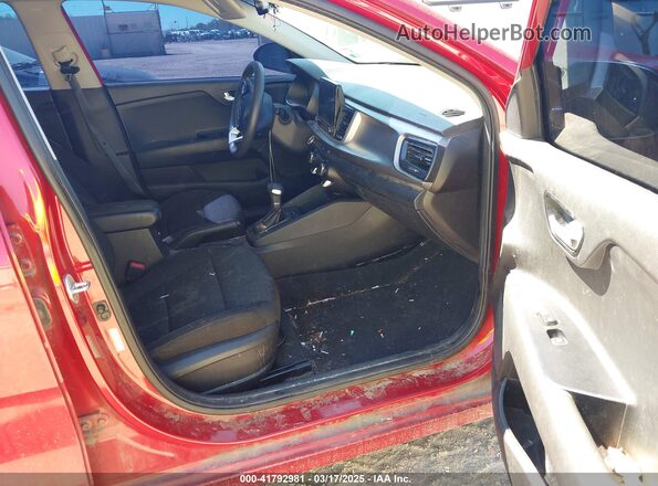 3KPA24AD2ME387395 2021 KIA RIO Red Widok wnętrza z przodu
