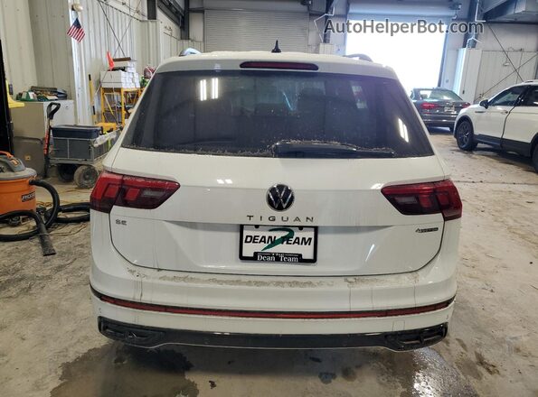 3VV8B7AX0RM134357 2024 VOLKSWAGEN TIGUAN White Հետևի տեսք