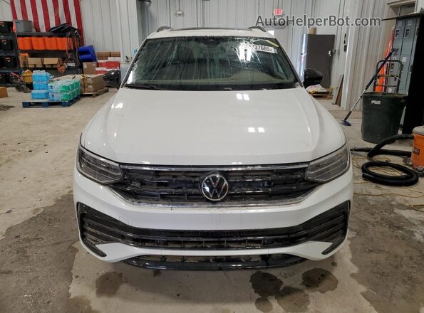 3VV8B7AX0RM134357 2024 VOLKSWAGEN TIGUAN White Դիմացի տեսք