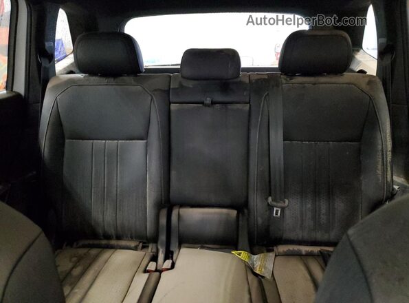 3VV8B7AX0RM134357 2024 VOLKSWAGEN TIGUAN White Հետևի նստատեղերի տեսք