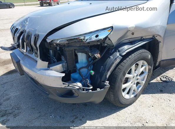 1C4PJMCS3HW601041 2017 JEEP CHEROKEE Silver წინა ხედი