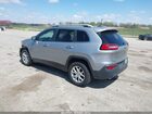2017 Jeep Cherokee Latitude 4x4 Silver vin: 1C4PJMCS3HW601041