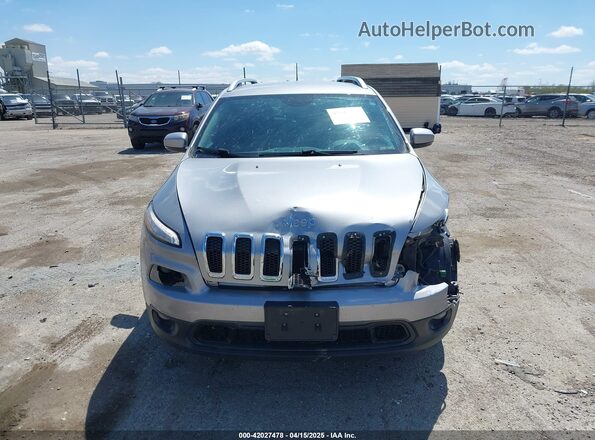 1C4PJMCS3HW601041 2017 JEEP CHEROKEE Silver ხელსაწყოთა პანელის ხედი